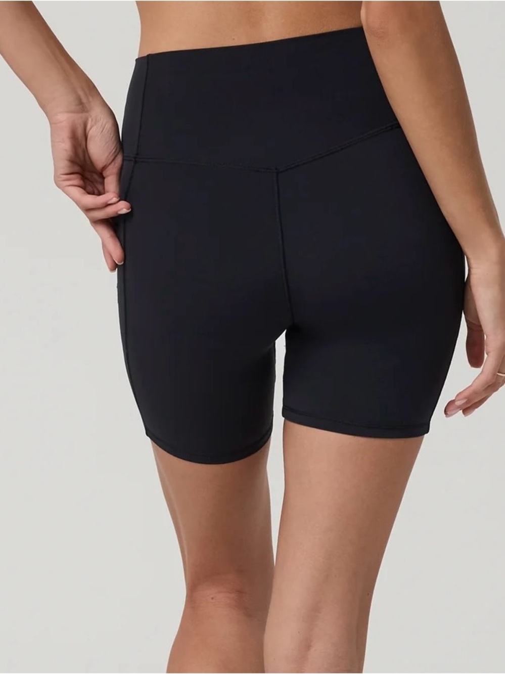 NWT Vuori All the Form Pocket Shorts in Black - Picture 2 of 7